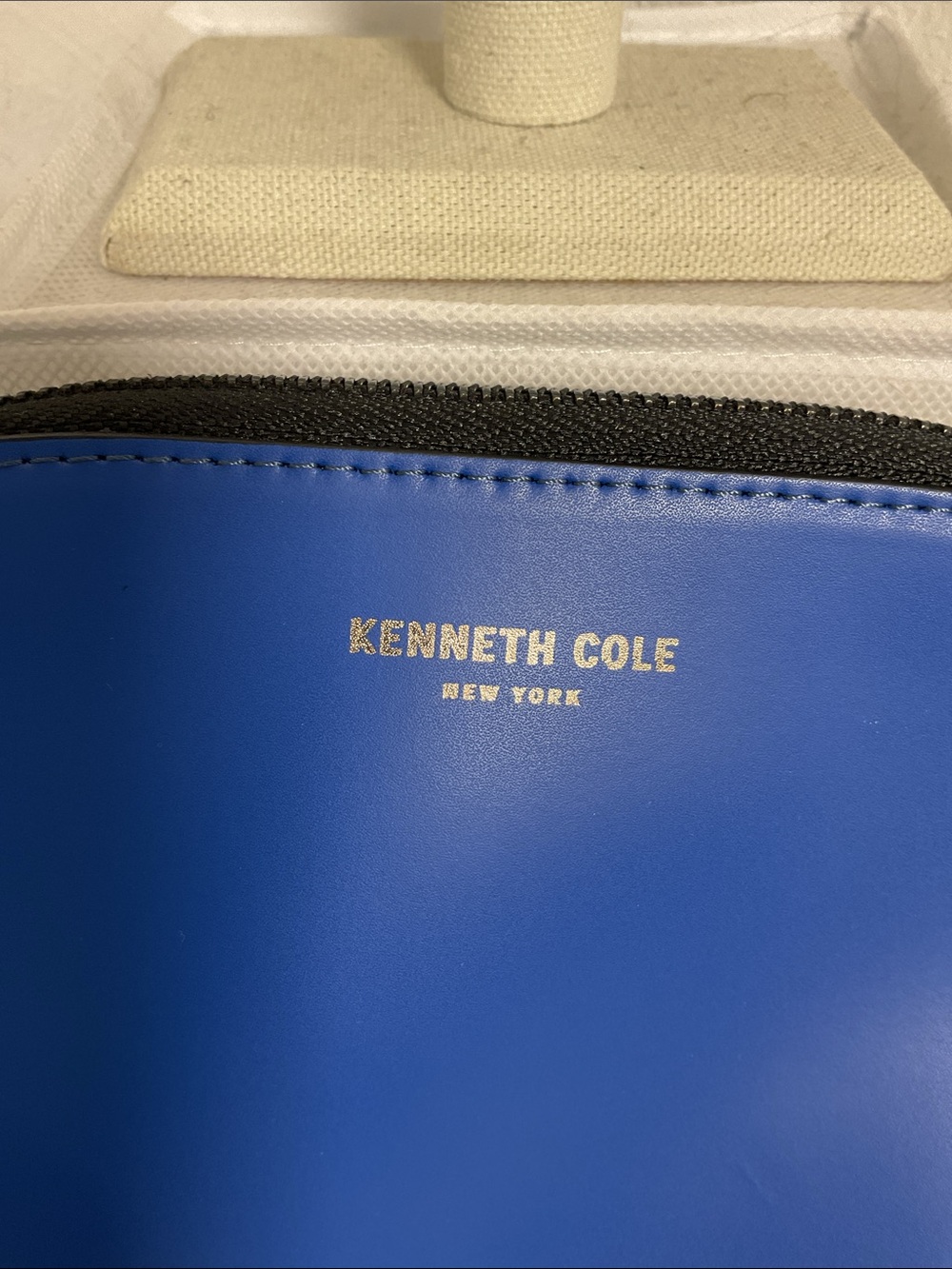 Kenneth Cole New York Blue Leather Made in Italy Toiletry Clutch - Picture 2 of 8